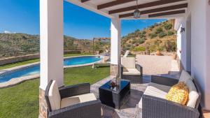Finca La Diosa Salares by Ruralidays