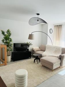 Aya - Renovated air-conditioned duplex with garden