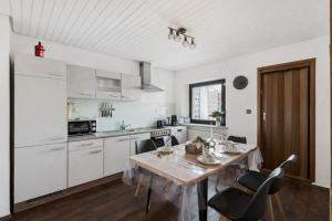 Charmantes 2 BR Apartment mit Parkplatz