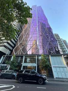 Entire place 2 Bedroom CBD Apartment 1 min to tram stop