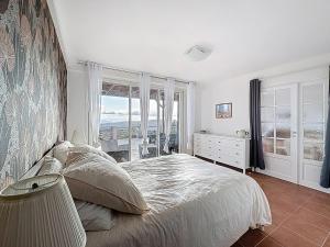 Piscine & vue imprenable - Grande maison de charme