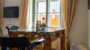 Elegant 1BR Apartment 3 Min from Rennweg Station