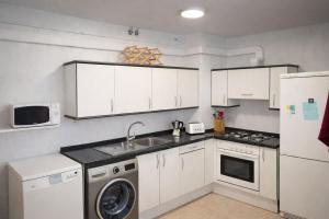 Apto Espert l Cine l Garaje l BBQ I Tenis l Wifi