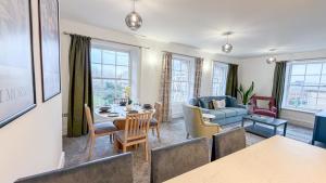 Hamilton Square Gardens Apartments by Rework Accommodation