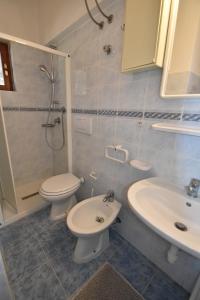 Bilocale PAVONE - Vista mare con spazio esterno, aria condizionata e parcheggio