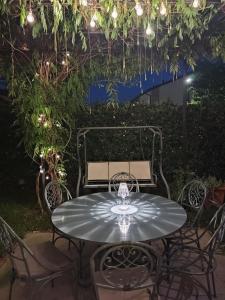 Cascina storica con giardino - stanza a Milano