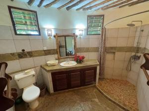 Villa Mbuyu, 3 bedrooms Villa, only 550m to the beach