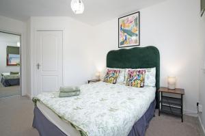 2Bed City Central East End Gem with Free Parking