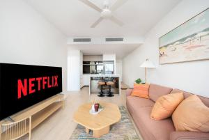 Queens Wharf 1B plus Study apt - level 29 City view