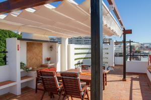 Silvia - Rooftop terrace, sea view, beach apartment, perfect location