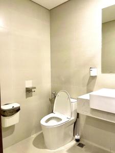 Zephyr - The Ruby Ha Long