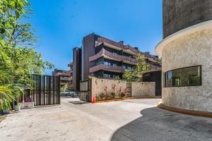 Walk to Beach 1BR 4 Guests Kids Area Office