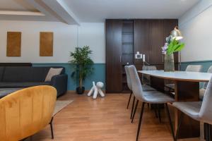 Houseloft Cosmopolitan Comfort