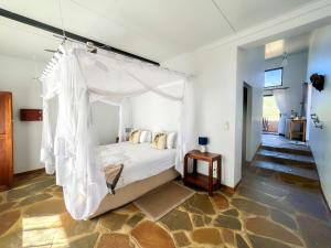 Cheetah View Lodge at Cheetah Conservation Fund