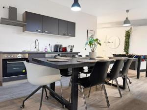 Industrie-Gruppenloft mit Spa & Grillbereich für bis zu 12 Personen