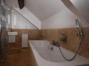 2 Bed in Knaresborough oc-hh075
