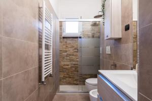 Modern 2-bed Apt Workspace - AC - Largo Dominioni - Casa Matildi