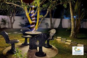 Monaco Guest House