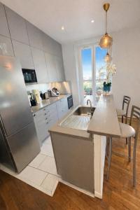 Duplex Marais Square du Temple Parking