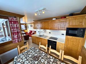 Appartement confortable pour 6 pers. à Saint-Martin, proche pistes, parking, WiFi - FR-1-452-395