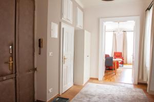 Stylish and Spacious Old Town apartment