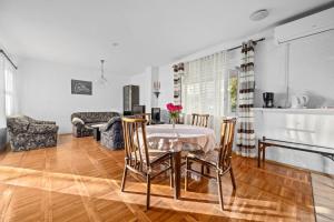 Apartments Jurica - Sea View & Boat Mooring