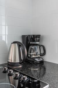 Modern Studio Condo High Floor Downtown Toronto