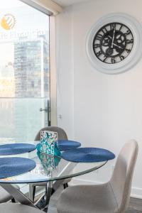 Modern Studio Condo High Floor Downtown Toronto