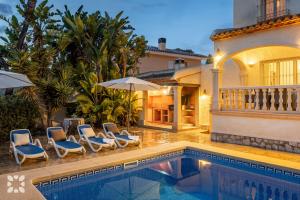 Villa Sara by Abahana Villas