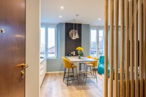 Navigli Duplex Elegante con Vista Canale