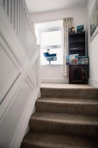 Ensuite room only in beautiful former farmhouse garden and parking