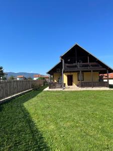 Mountain Family Guest House Rayovo