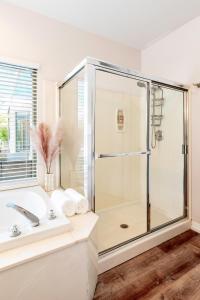 Relaxing Desert Escape for Friends and Families