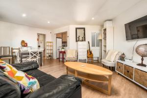 55m² Monthly Base w Terrace AC