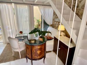 The Little Patio House