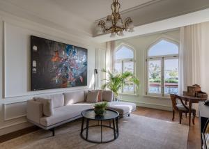 Hovagimyan Hotel and Suites