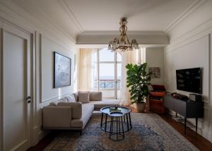 Hovagimyan Hotel and Suites