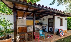 Family Apartments Stinjan with Garden