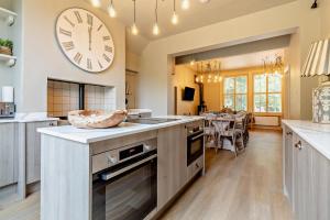 6 Bed in Cowlinge oc-b32762