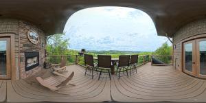 "Air Fort One" Aviation-Themed Luxury Treehouse Near Dollywood & Pigeon Forge