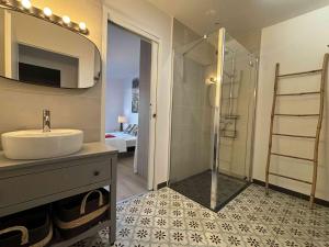 Villa 10 Personnes à 250m de la plage - SDO000-143