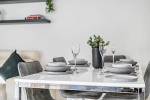 Modern 2BED House wParking Walton - Pass the Keys