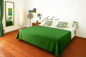 Camera con bagno cucina e terrazza al Vicoletto al Massimo