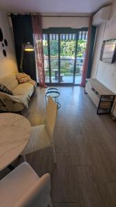 Chic Cinema Apartment in Cannes