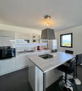 Superbe Appartement T3 - 6 Personnes - 100 m de la plage - Piscine- 6ODYS405C