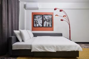 Bright & Modern 2-Bedroom Flat Near Metro