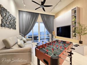 TriTower JB City Luxe CIQ Residence