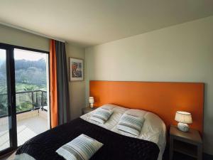 Appartement 3 étoiles avec piscine chauffée, à 50m de la plage de Trestraou, Perros-Guirec - FR-1-542-49