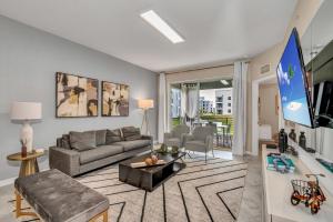 Ev101 - The Luxe Loft