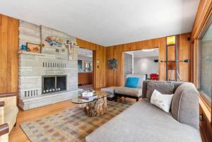 Mid Century Beauty with Huge Sunny Porch